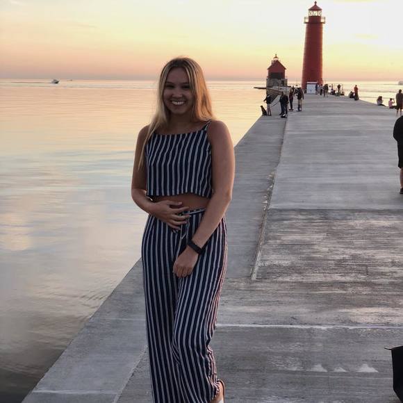 Meet your Posher, Anne marie - Picture 1 of 1